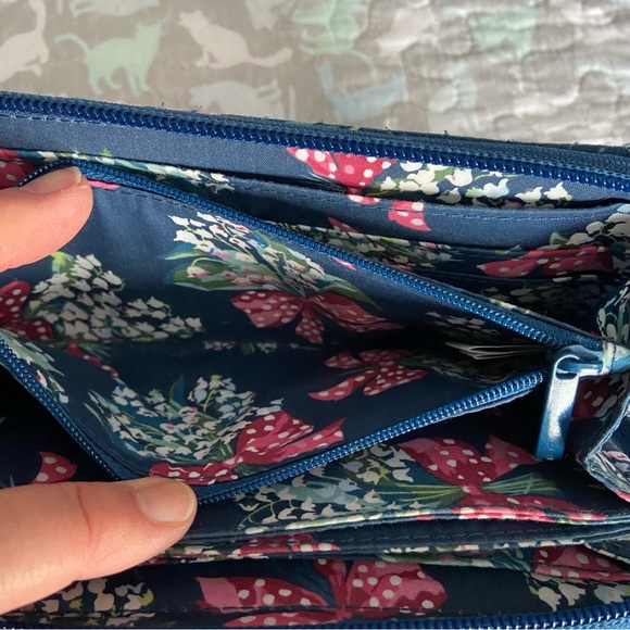 Vera Bradley Rose Toile wristlet - Picture 8 of 9